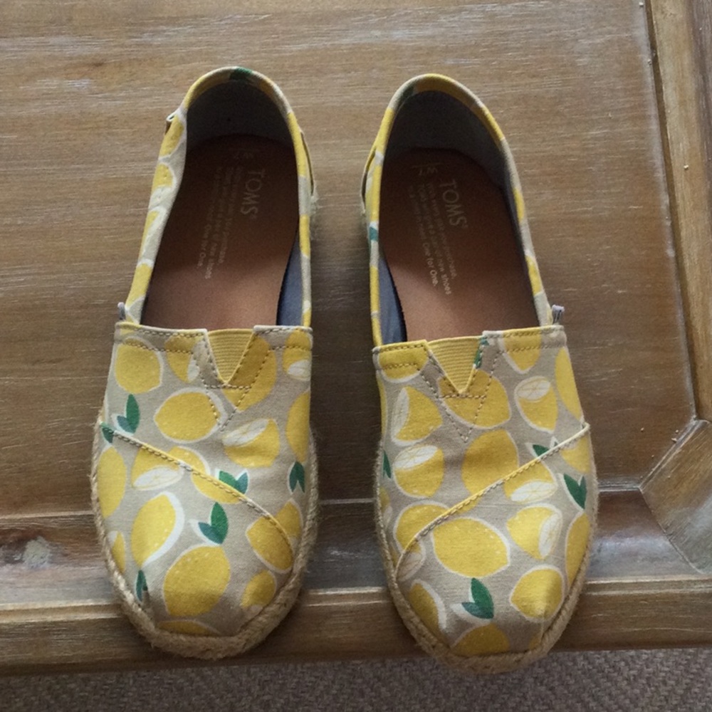 Toms shoes. Yellow lemons! Size 7